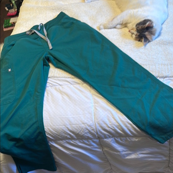 Figs Jade Green Scrub Top - Picture 5 of 8